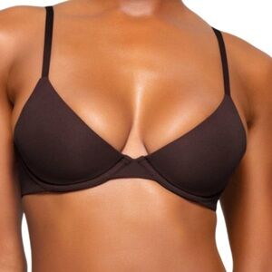 NWT Skims Fits Everybody Scoop Plunge Bra